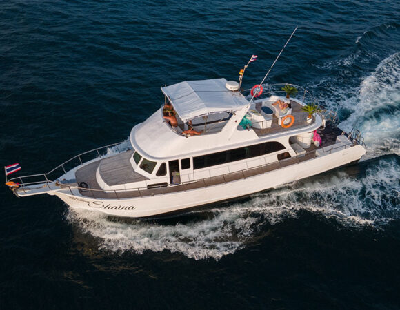 Fly Bridge Yacht 55 (Full Day Racha+Maiton)